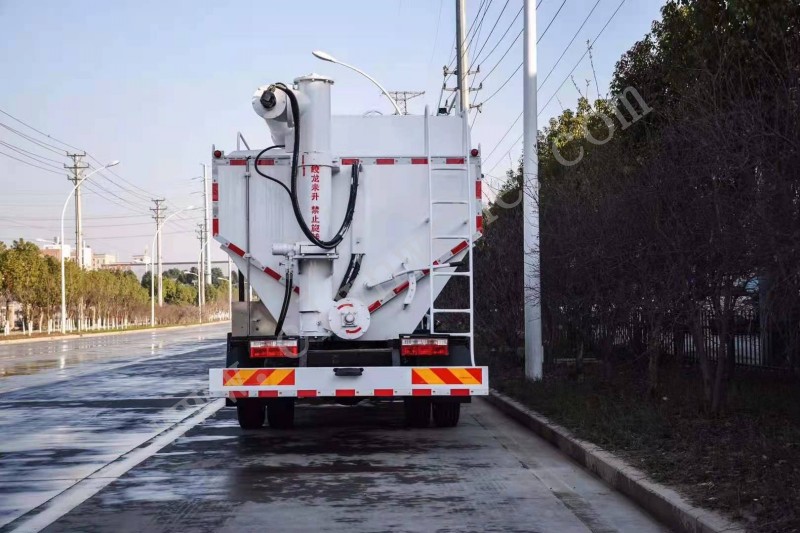 東風(fēng)多利卡12方散裝飼料運(yùn)輸車  